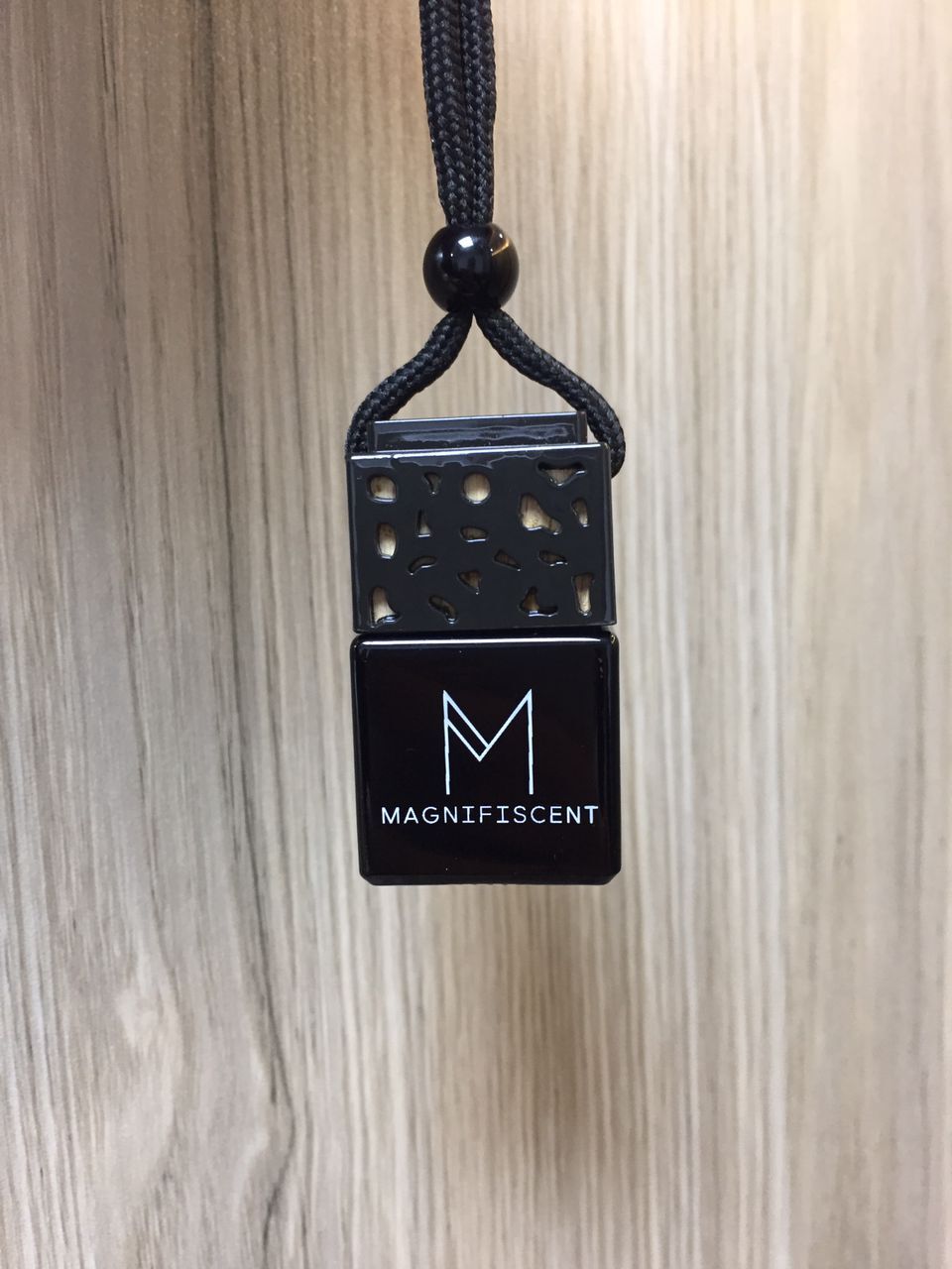 Vanilla Tobacco Luxe Pendant Diffuser - Magnifiscent