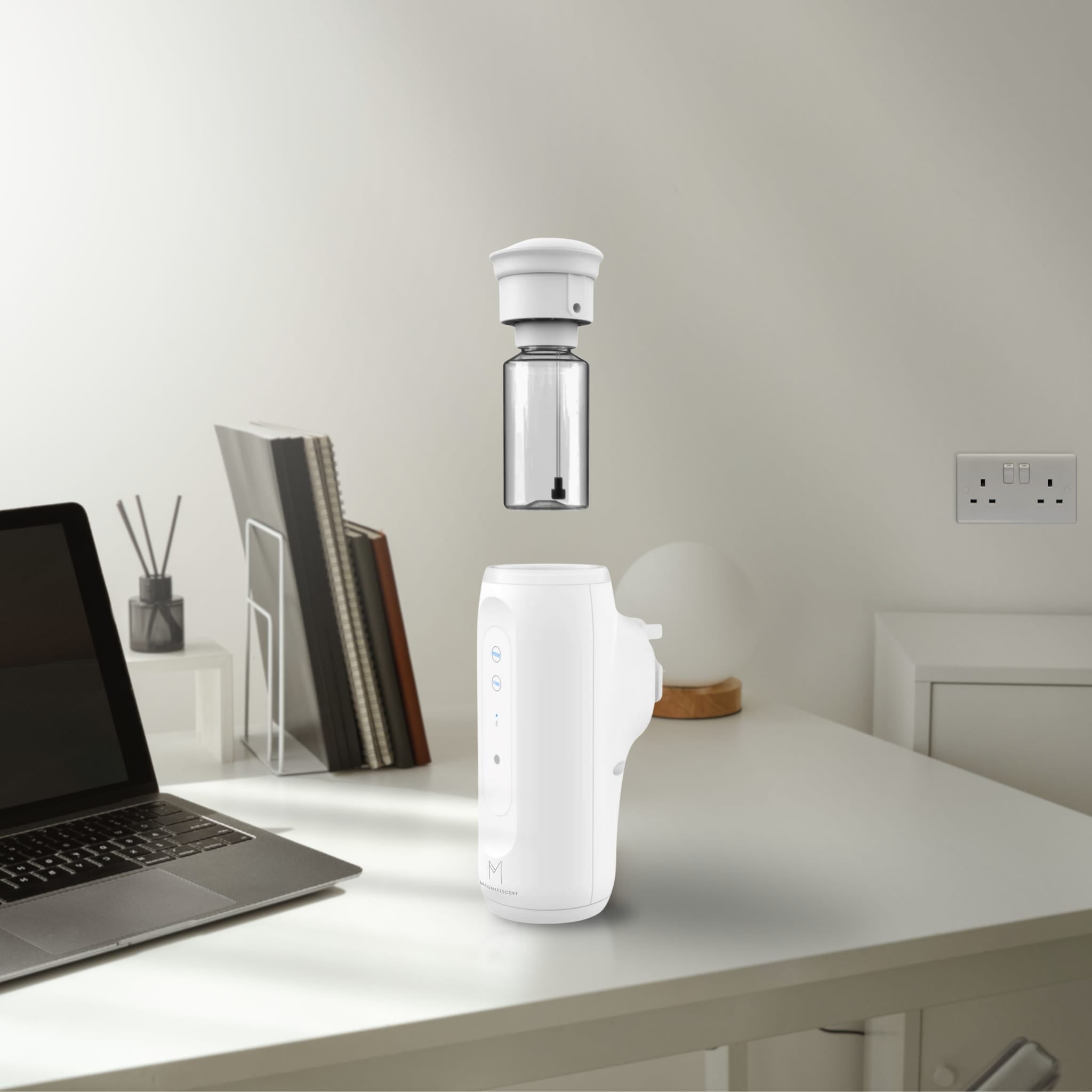 ZenPlug Max Bundle – Bluetooth Diffuser + Pick 6 Luxury Oils - Magnifiscent
